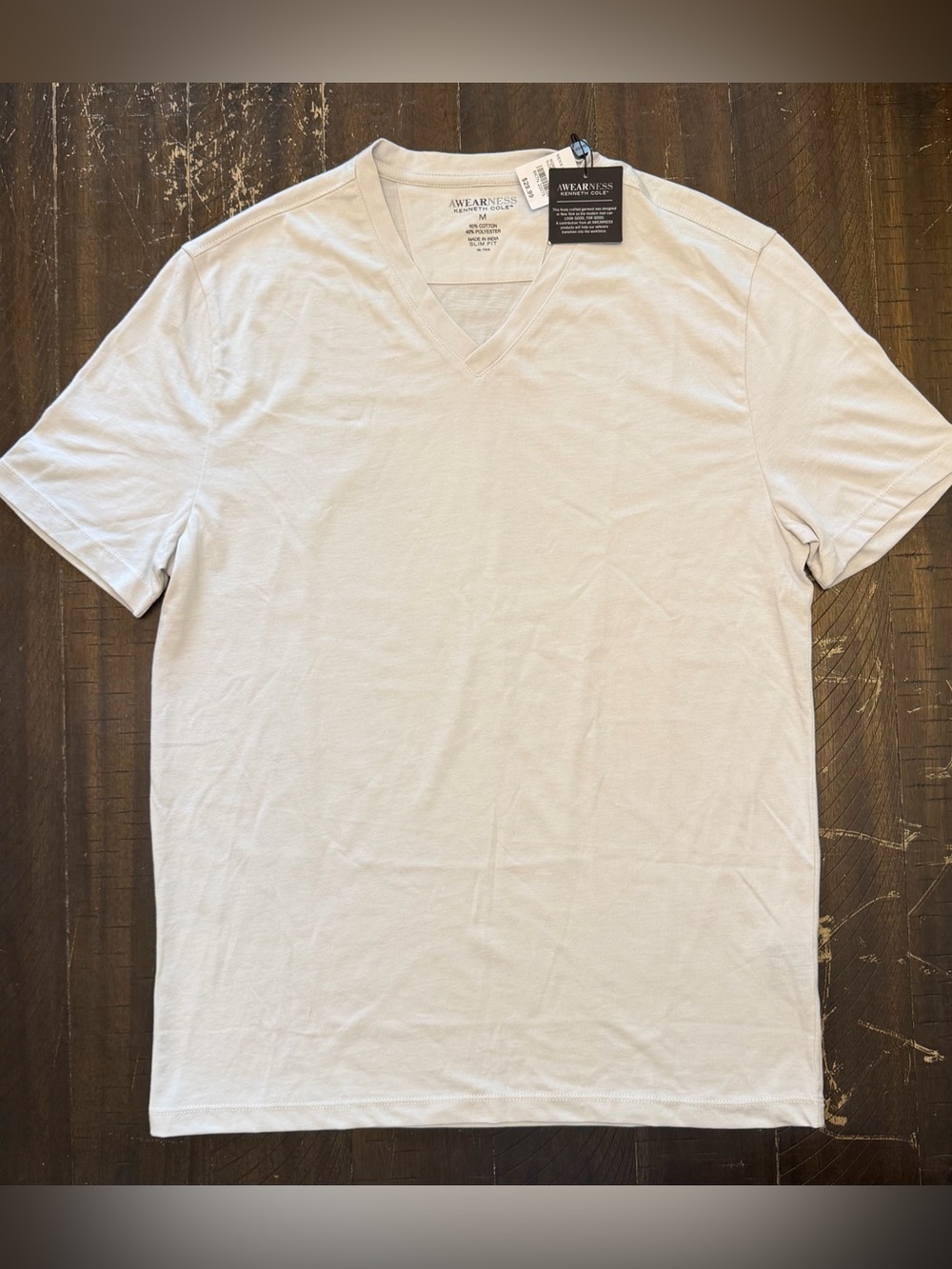 Brand New Mens Medium Kenneth Cole Awearness V Neck Tee